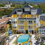 Hotel Club House